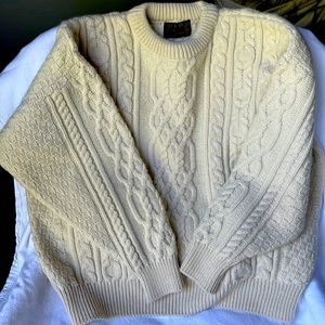 Men’s LARGE 100% lambs wool sweater, made in Ireland.